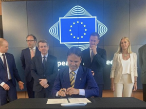 Silicon Eurocluster: sostegno alla value chain dell'elettronica e dei semiconduttori europee. L'Assessore Tronzano sigla il Memorandum.